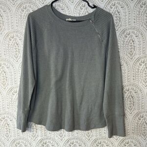 Maurices Gray Long Sleeve Ribbed Top With Zipper Decal